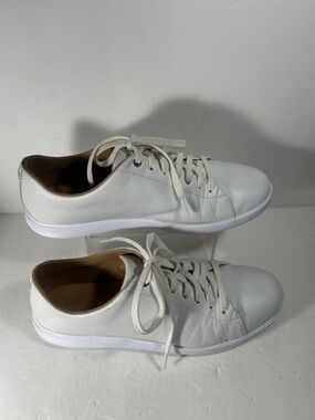 COLE HAAN Women's Grand Crosscourt Sneakers. White.Size  9B. Great Shape.